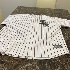 White Sox Abreu. White, Grey and Black. Size 3XT.